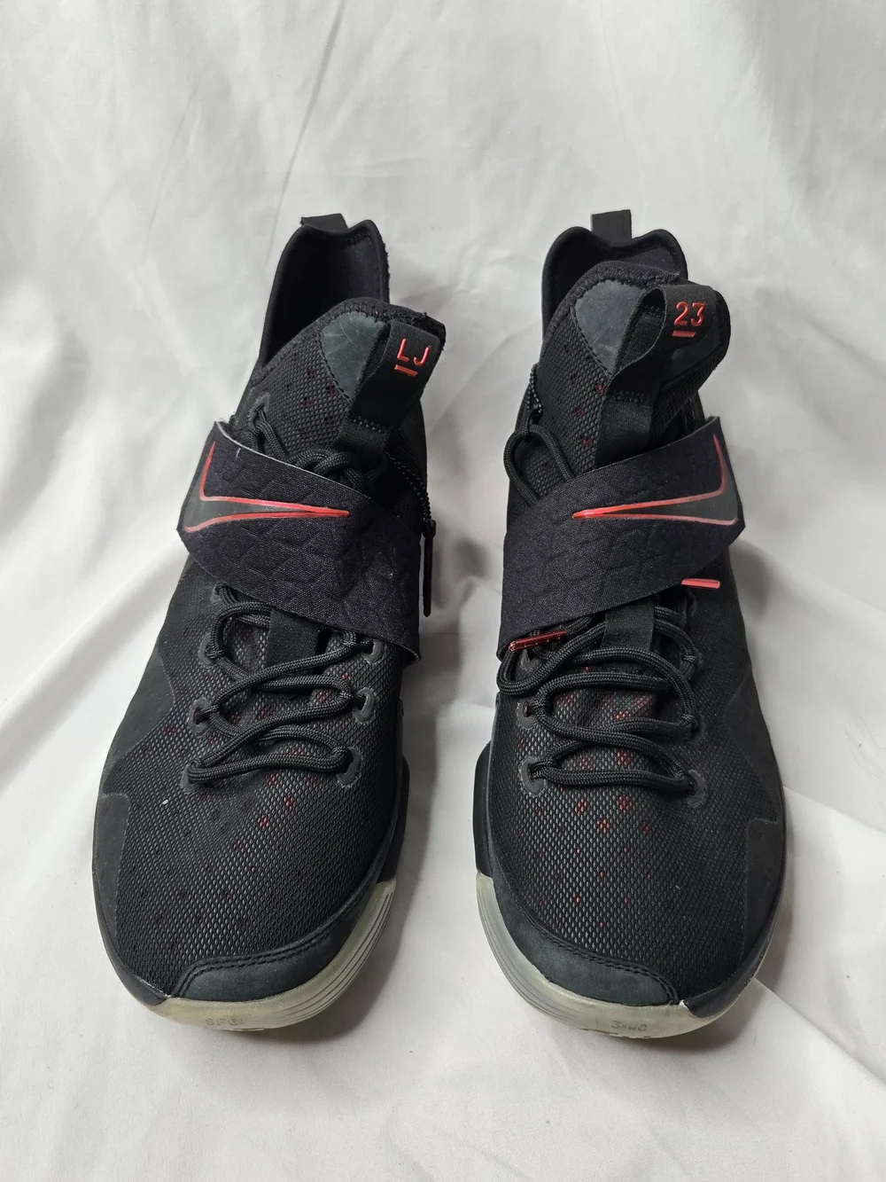 Nike LeBron 14 XIV Bred Black University Red 852405-004 Men’s Size 12